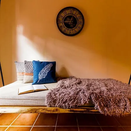 Nyaraló O Refugio - Espaco Natural, Amplo E Privado Angra do Heroísmo